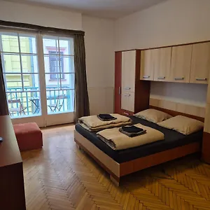  Hostel Boomerang Ungaria